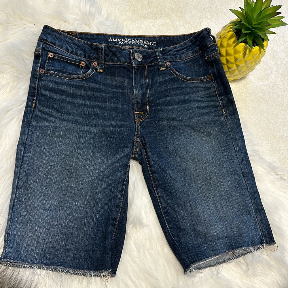 American Eagle Skinny Stretch Bermuda Shorts size 8